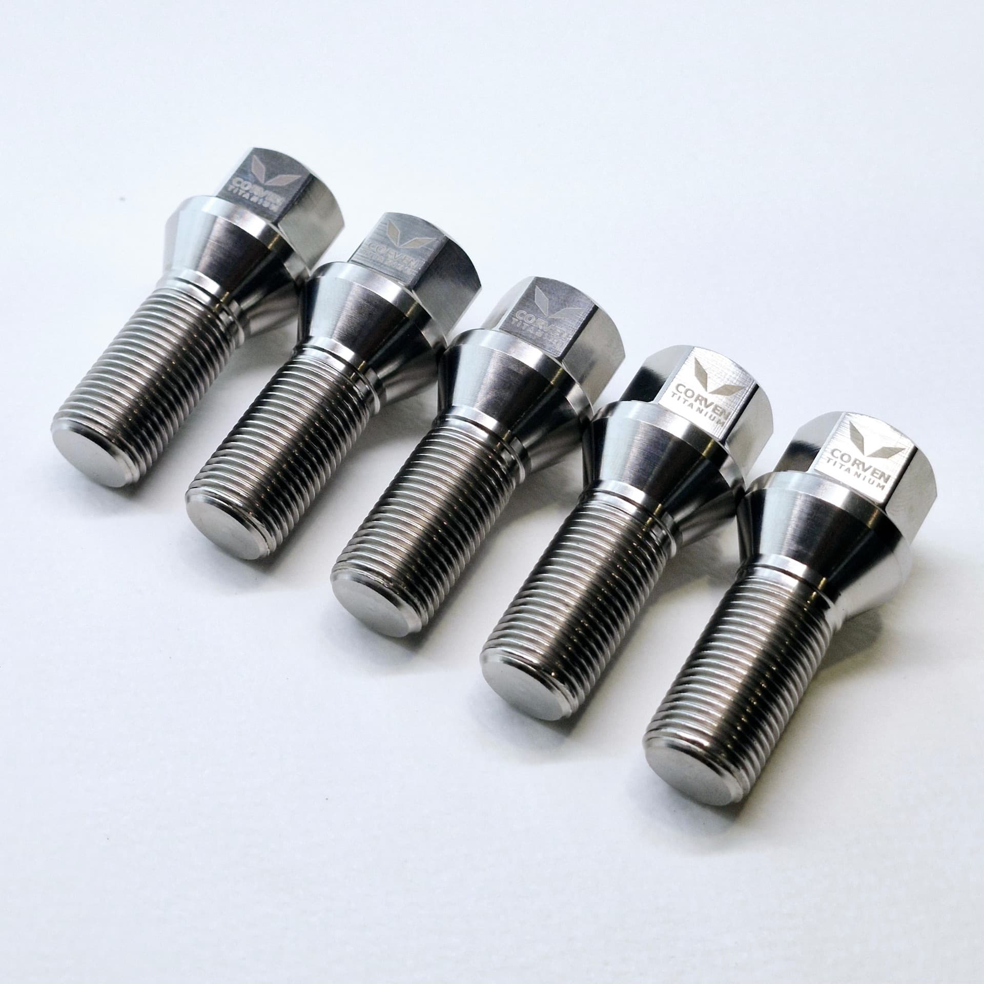 น็อตล้อ Titanium สำหรับ BMW Benz สี Silver